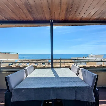 Modern Penthouse - 1 Min From The Apartment
